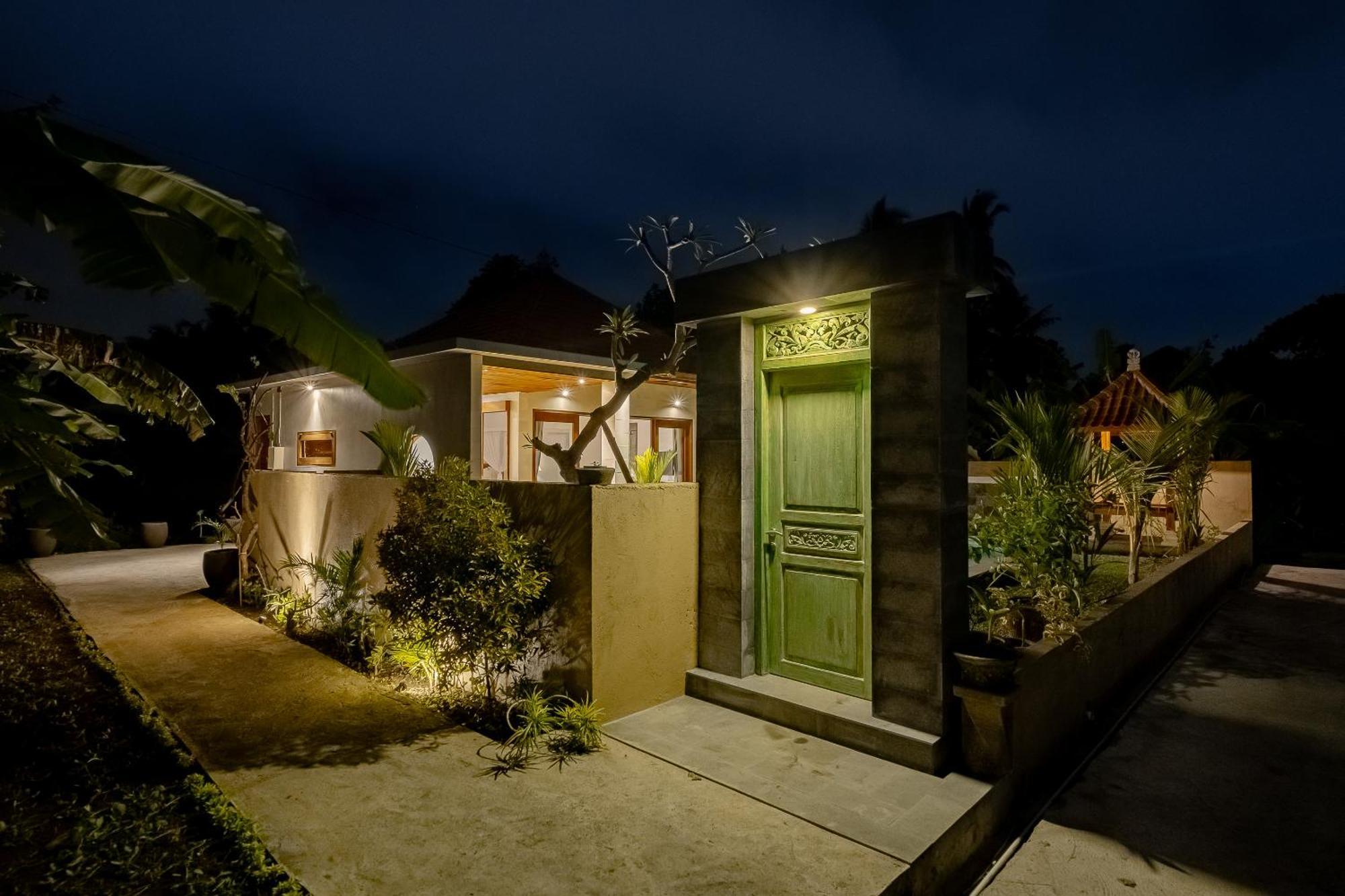Suarga Loka Ubud Villa エクステリア 写真