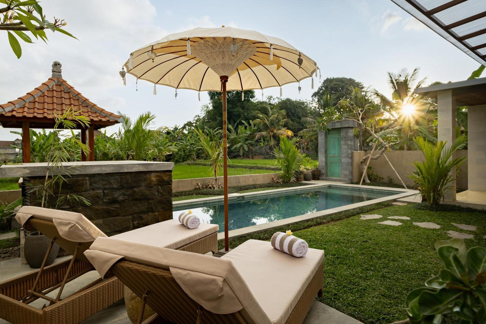 Suarga Loka Ubud Villa エクステリア 写真